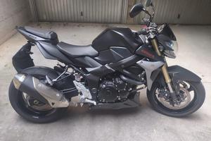 Suzuki GSR750 MATT BLACK