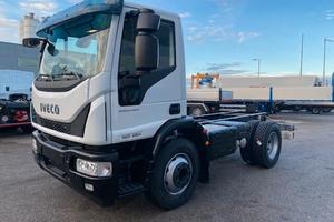 Autocarro Iveco 150E25 K passo 3105 vers cantiere