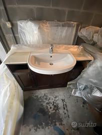 Mobile bagno antico