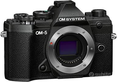 NUOVA OM System Olympus OM-5 Body Garanzia 10/2027