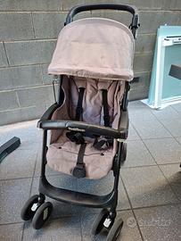 Passeggino leggero e funzionale Peg Perego