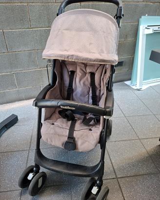 Passeggino leggero e funzionale Peg Perego