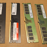 4 banchi di RAM da 8GB DDR4 DIMM