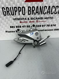Staffa supporto pedana anteriore dx completa Suzuk