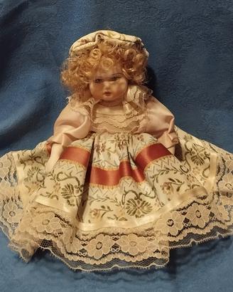 Bambola di porcellana vintage 
