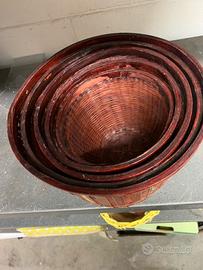 Portavasi in vimini colore lucido