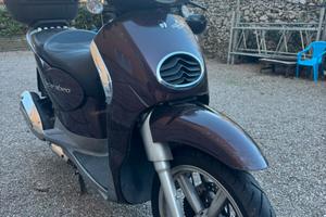 Aprilia scarabeo 200