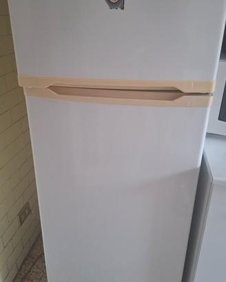 cucina e frigorifero 