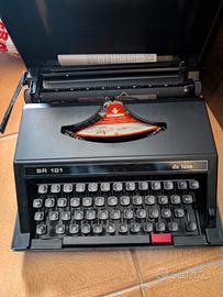 macchina da scrivere SR 121 De luxe