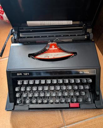 macchina da scrivere SR 121 De luxe