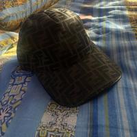 cappellino fendi