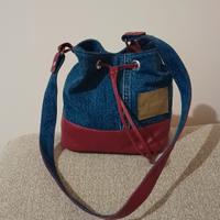 Borsa a secchiello fatta a mano 