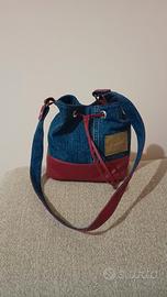 Borsa a secchiello fatta a mano 