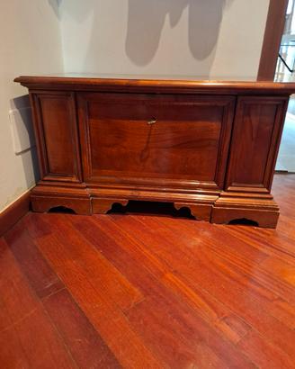 Cassapanca in legno