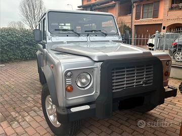 Land Rover Defender 90 TD5 - Anno 2007