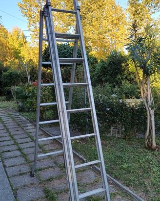 Scala a libro con sfilo