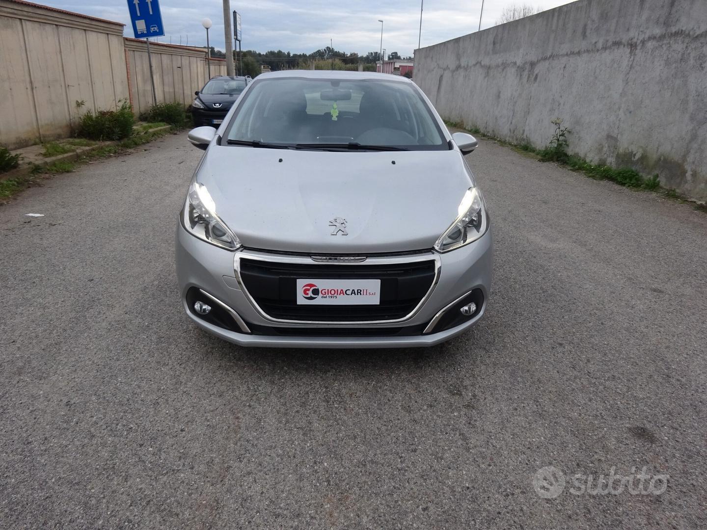 Peugeot 208 2015 photo 2