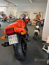 Triumph Daytona 1200 (1996) e Speed Triple (1995)