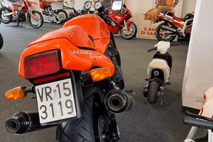 Triumph Daytona 1200 (1996) e Speed Triple (1995)