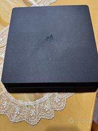 PS4 SLIM 1TB CON 2 CONTROLLER ORIGINALI