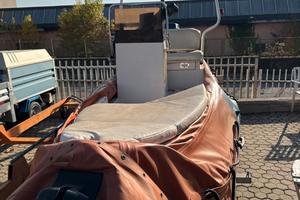 Gommone con motore 25 cv e rimorchio