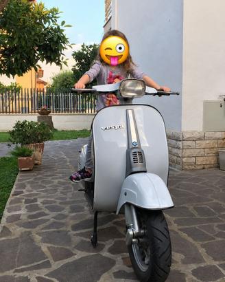 Vespa 50 Special 1969 completamente restaurata
