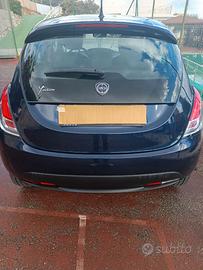 lancia y elefantino blu