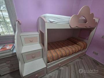 letto a castello con gradini a cassetto