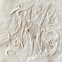 Lenzuolo antico ricamato a mano in lino