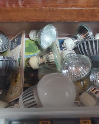 faretti alogeni e led 