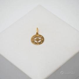 Ciondolo in oro giallo 18 kt "Rosa dei ventiE.207