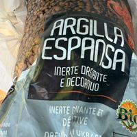 Argilla espansa drenante per piante balcone