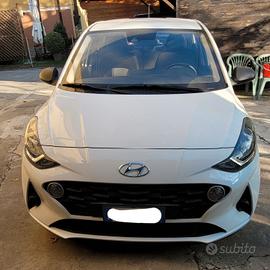 Hyundai i10 2021 con 11.600 km