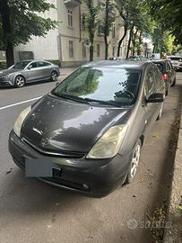 Prius Toyota 2 serie ibrida