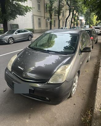 Prius Toyota 2 serie ibrida