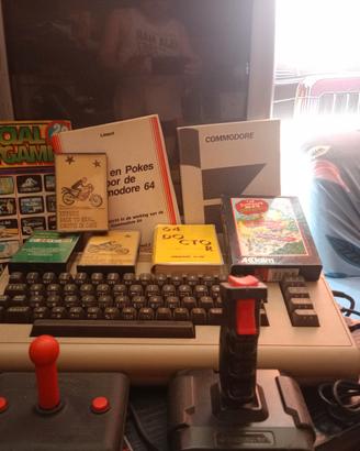 Commodore 64+ Monitor HP+ Accessori+ Giochi 