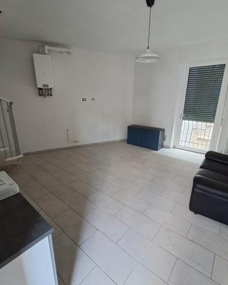 Bilocale a Turate con Balcone e Posto Auto