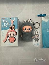 Popmart Labubu Pin for Love - Lettera W