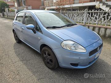 Fiat grande punto 1.2 cc .