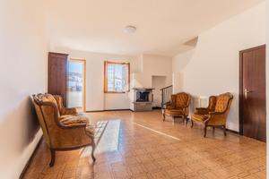 4 LOCALI A CERVETERI