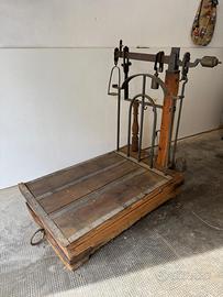 Bilancia bascula vintage legno e ferro