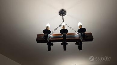 Lampadario rustico in ferro e legno con 6 luci