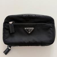 Pochette Uomo Prada in Re-Nylon