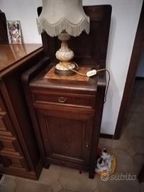 comodini vintage......con marmo 