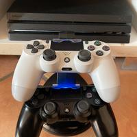 Ps4 Pro con due Controller Perfetta