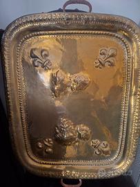 Antico Vassoio/Svuotatasche in Ottone Sbalzato