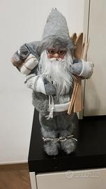 Statua natalizia Babbo Natale Invernale.