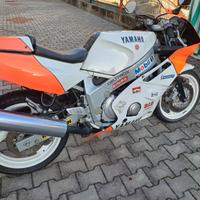 Yamaha FZR 600 - 1990