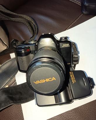 Macchina fotografica Yashica 108
