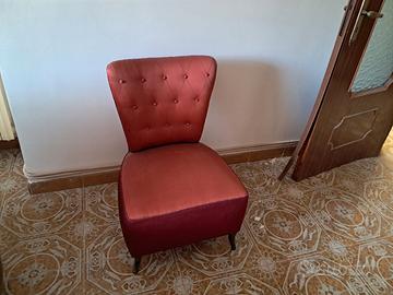 Sedia imbottita tessuto rosso schienale  trapunta